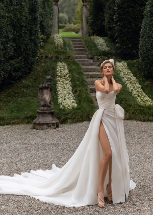 Strapless Ivory Organza Slit Airy Wedding Dress